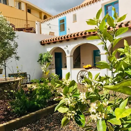 Centu Concas B&B 무라베라